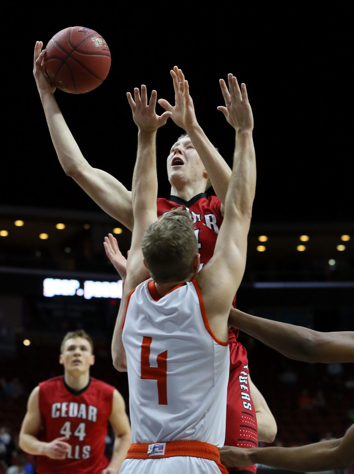 030818QCT-Cedar-Falls-Valley-bball-6